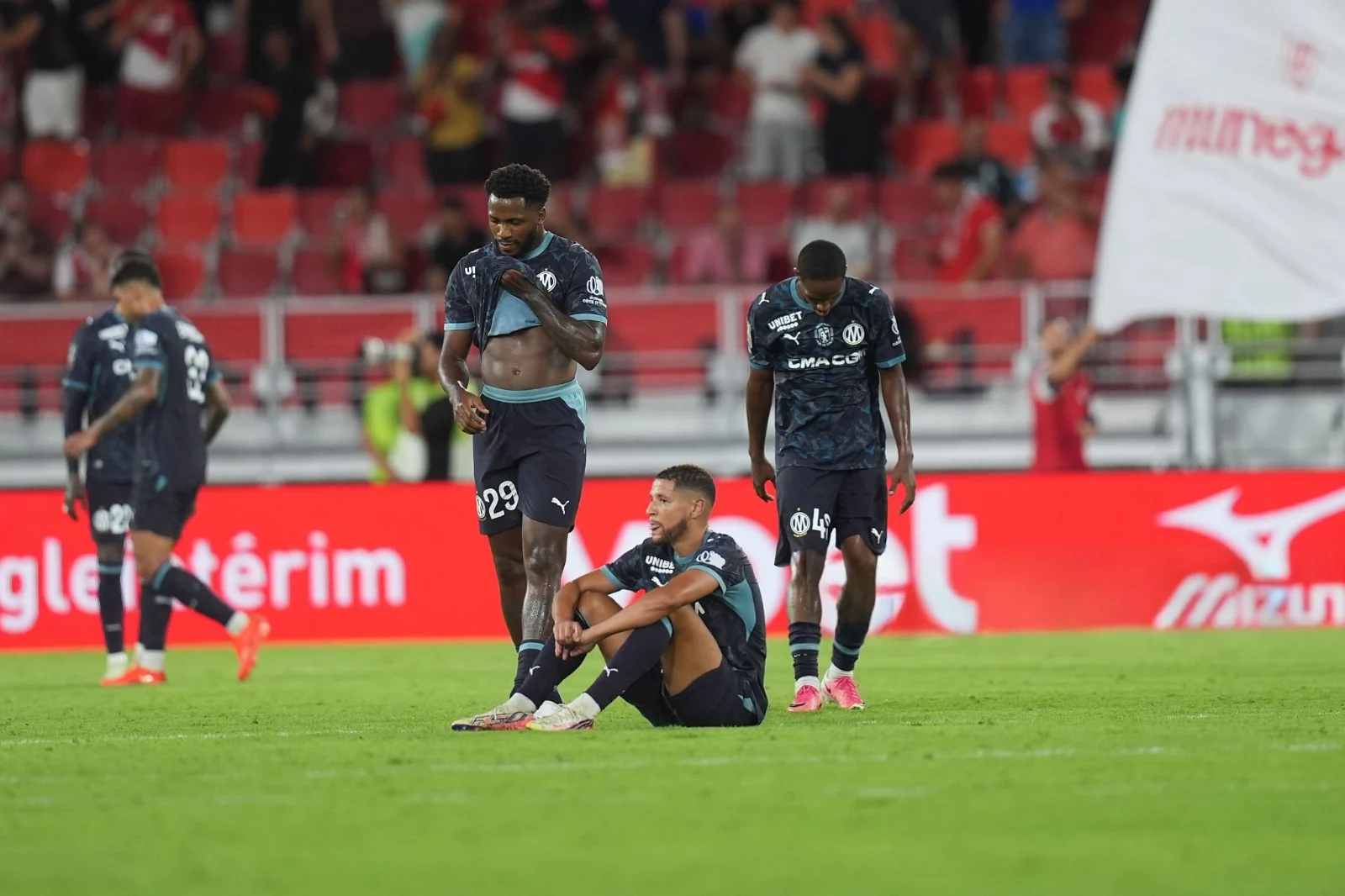 L’OM A LES AMBITIONS, PAS ENCORE LES ARMES